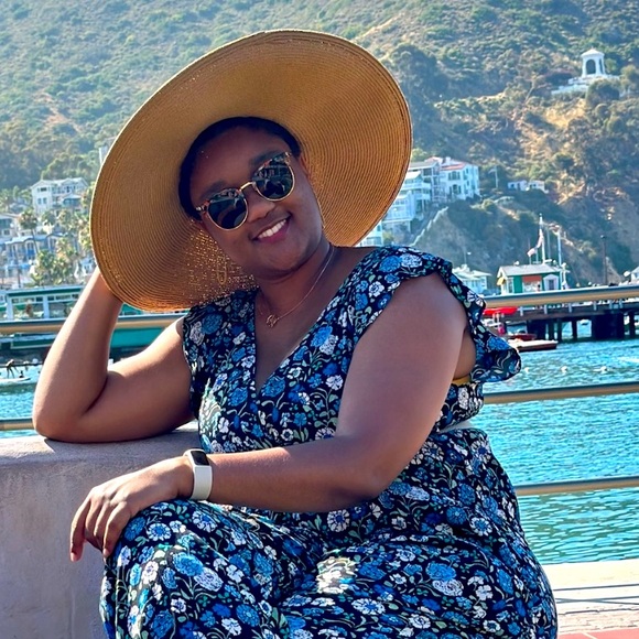 Meet your Posher, Thalia - Picture 1 of 1